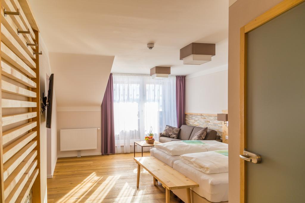 Hotel Christine Eisenberg Kültér fotó